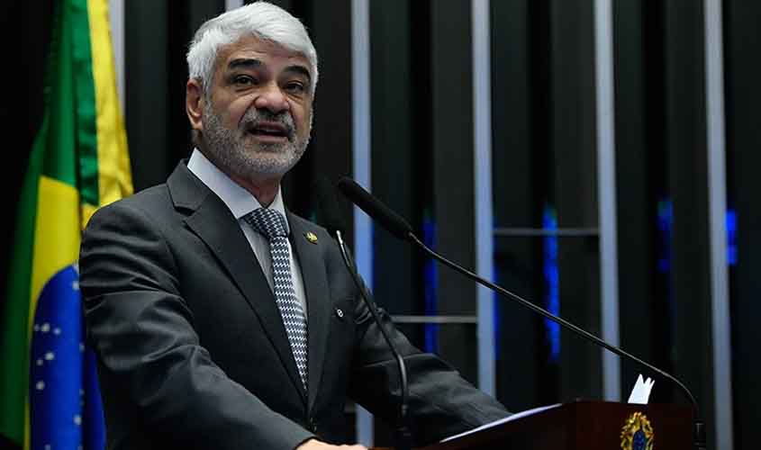Humberto critica proposta que amplia foro privilegiado para políticos