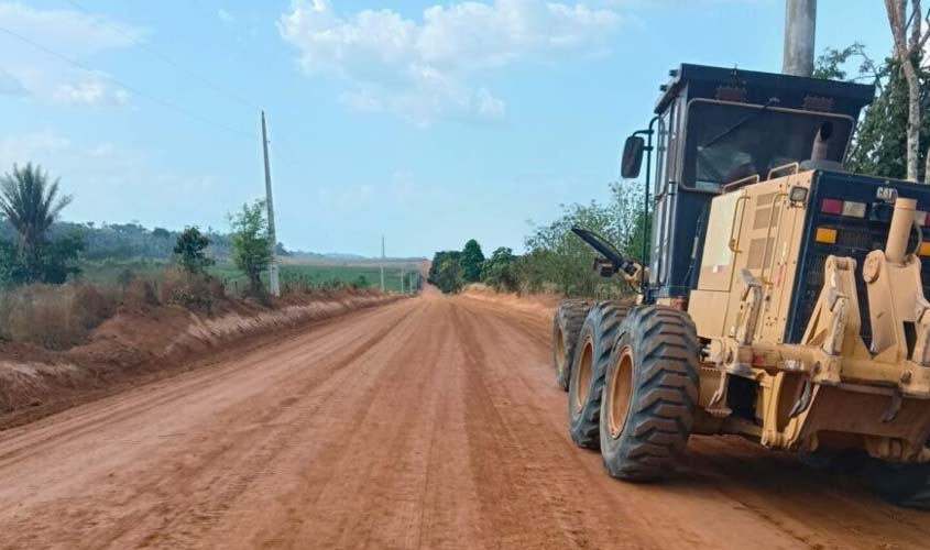 Rodovia-457, sentido Alto Paraíso, recebe serviços de recuperação do governo de RO