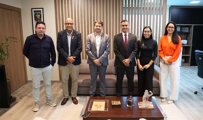 Procurador-Geral de Justiça recebe direção do IFRO