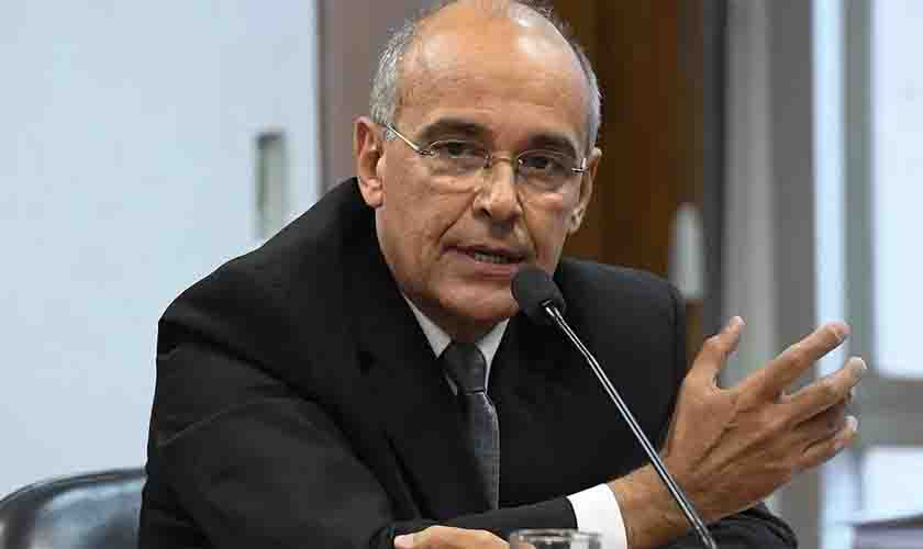 Investigado pela CPI da Covid, presidente do CFM pediu uso de cloroquina contra Covid-19