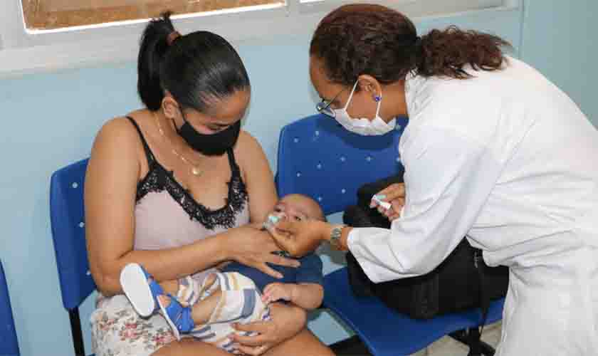 Mais de mil doses de vacinas são aplicadas no Dia D