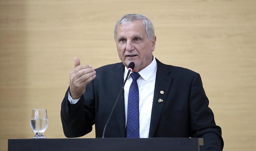 Adelino Follador parabeniza presidente Bolsonaro por obra na BR-319