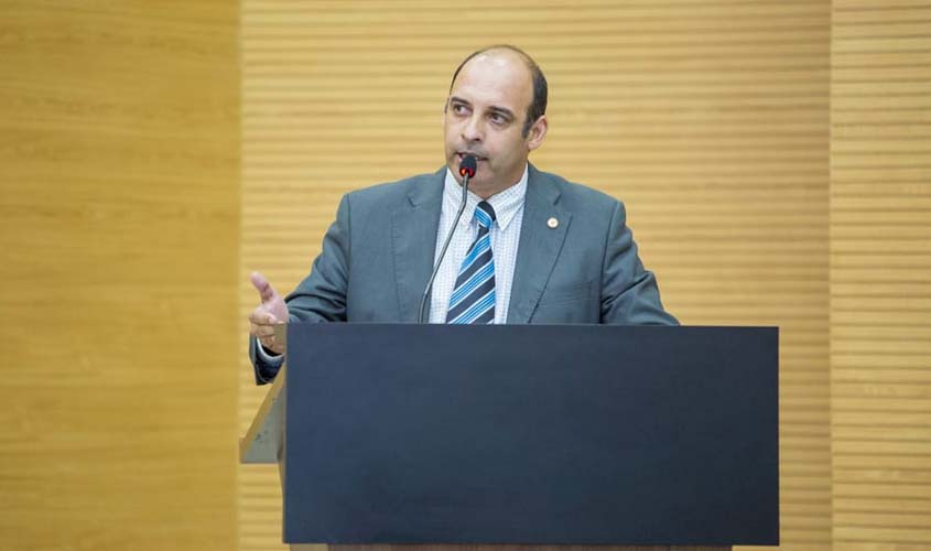 Deputado Ari Saraiva pede continuidade do concurso público da POLITEC