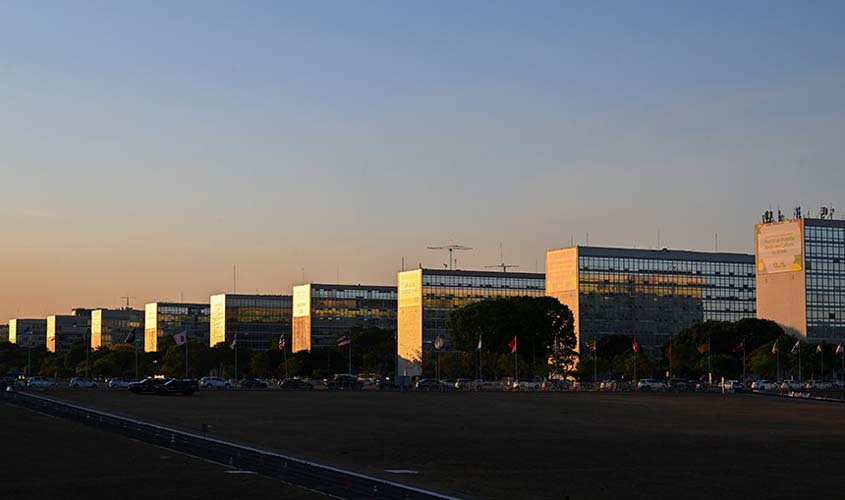 Linguagem simples vira regra em órgãos públicos