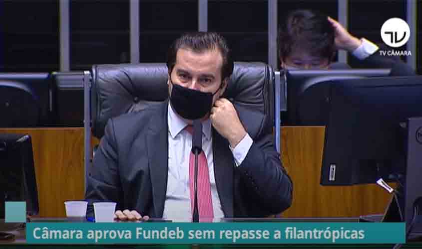 Câmara aprova projeto que regulamenta o Fundeb sem repasse para filantrópicas 