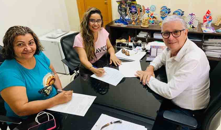 Prefeitura firma Termo de Fomento com Associação Voluntária de Combate ao Câncer