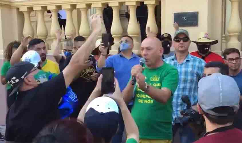 Com Covid-19, bolsonarista Luciano Hang e a esposa estão internados em hospital de SP