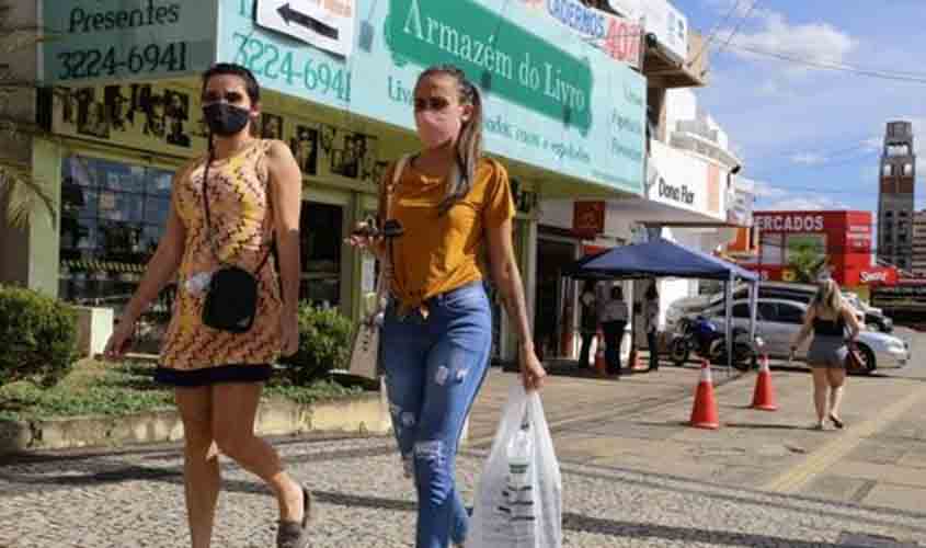 Cuidados com a Covid-19 devem continuar após a vacinação