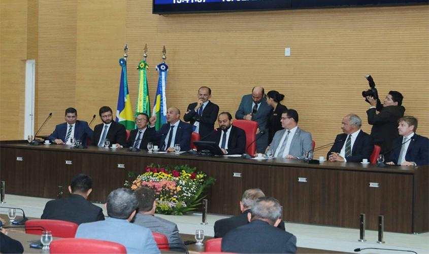 Governador eleva harmonia entre Poderes por uma agenda positiva para Rondônia na 1ª sessão do ano da Assembleia Legislativa