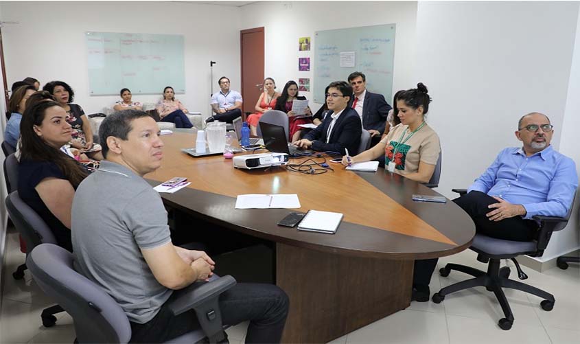 Ecoliga define Regimento Interno