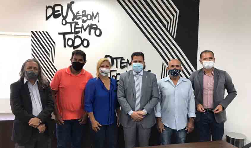 Deputado Jair Montes recebe demandas dos representantes do setor chacareiro