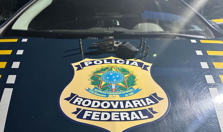 Em Porto Velho/RO, PRF apreende arma de fogo