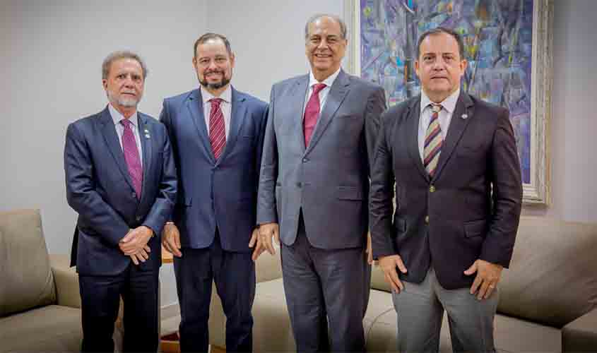 Presidente do TJRO recebe desembargadores de Minas Gerais