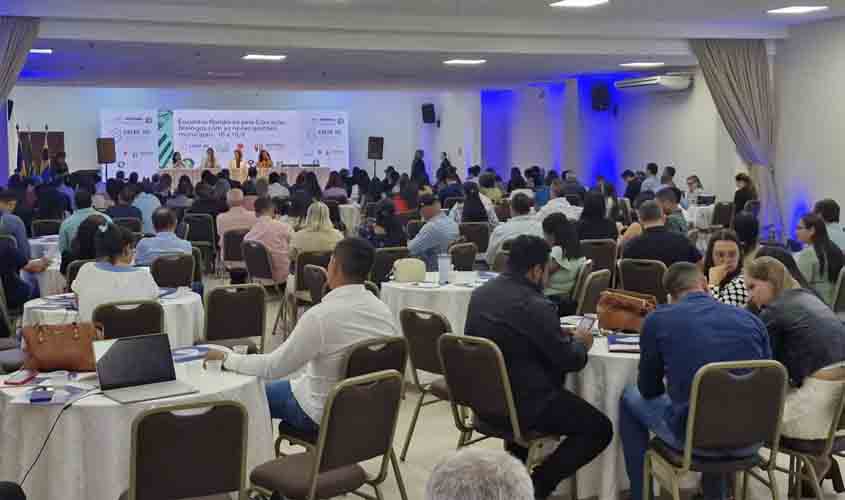 Encontro Rondônia pela Educação reúne prefeitos e secretários de educação em Porto Velho
