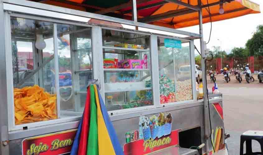 Prazo para credenciamento de ambulantes que pretendem trabalhar durante os desfiles dos blocos termina nesta quinta-feira (20)