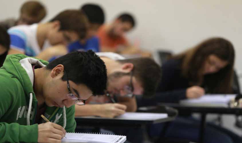 Inep libera espelhos da redação do Enem 2018