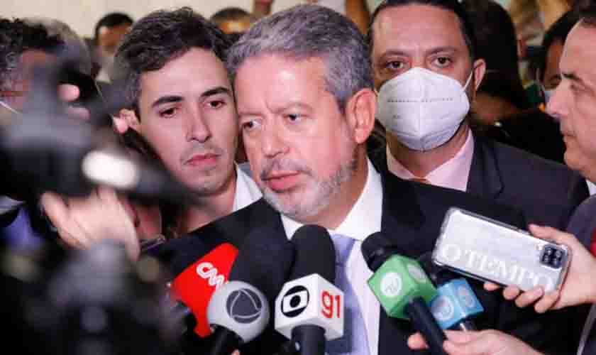 Lira quer votar urgência do piso salarial da enfermagem na próxima semana