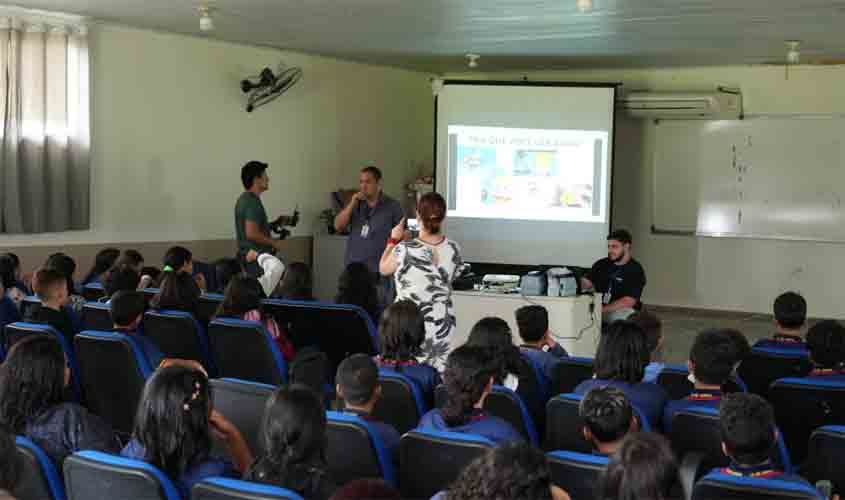 Semusa leva orientações sobre preservação dos recursos hídricos para estudantes em Porto Velho