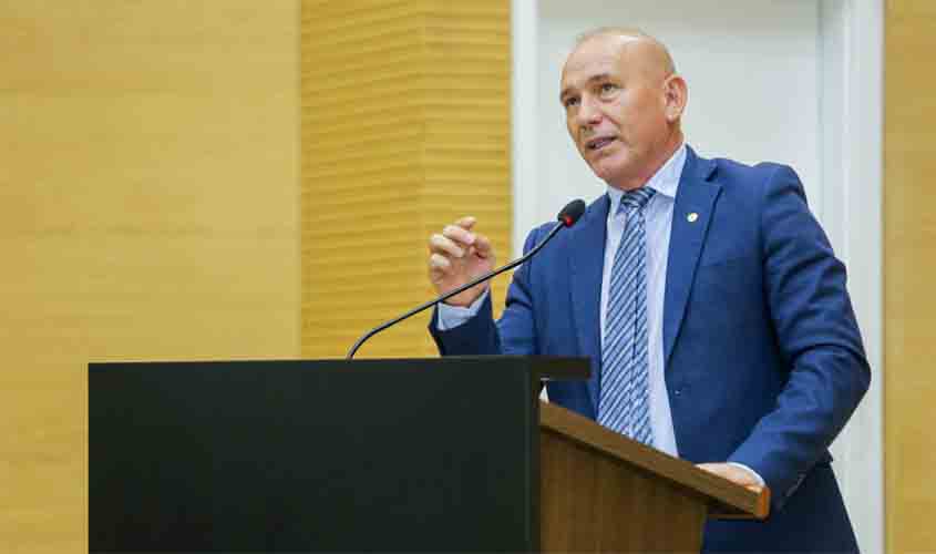 Deputado Ezequiel Neiva defende justa remuneração para servidores da Emater