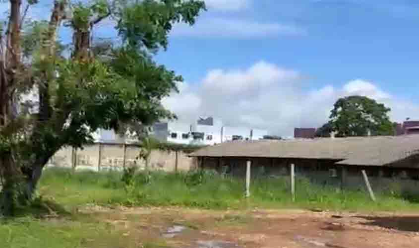 Presidente Alex Redano cobra limpeza e manutenção da escola governador Jesus Burlamaqui em Escola de Porto Velho