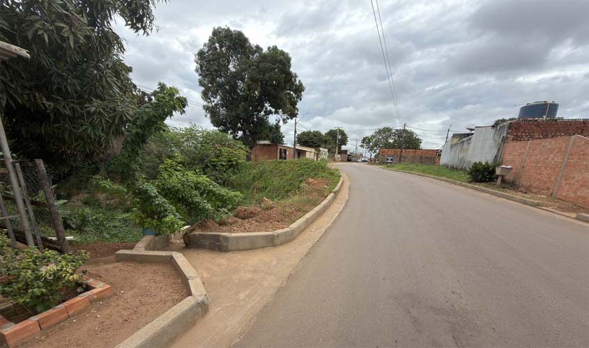 Moradores comemoram fim de alagamentos na zona Leste