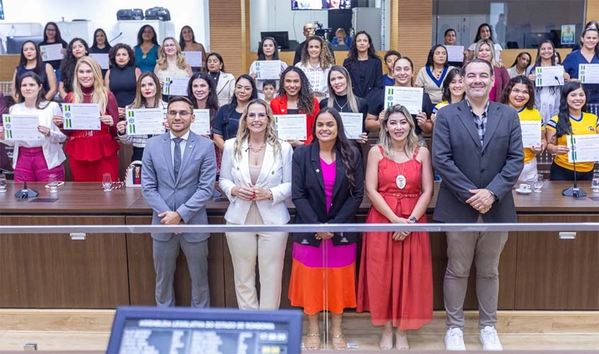 Assembleia Legislativa homenageia mulheres em sessão solene
