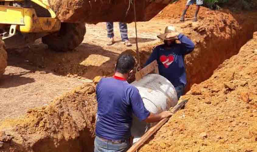 Prefeitura realiza obras em vias urbanas de Nova Califórnia 