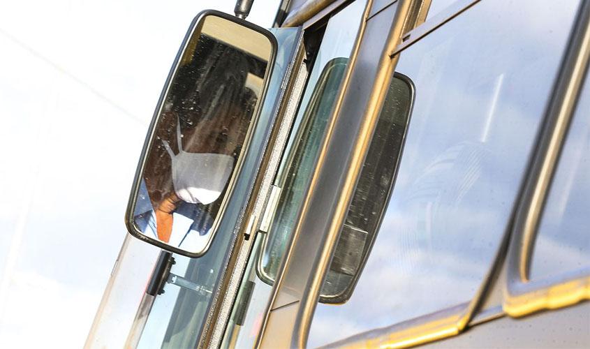 Deputados aprovam uso obrigatório de máscara em locais públicos