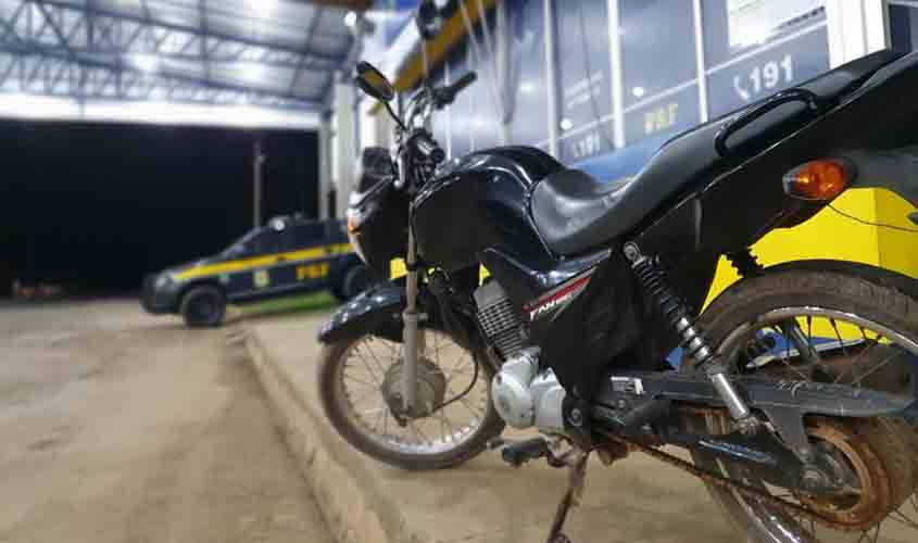 Em Ariquemes/RO, PRF identifica motocicleta clonada