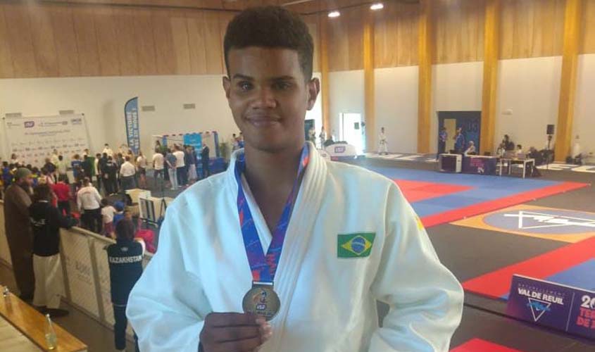 Aos 16 anos, paratleta de Rondônia é campeão mundial escolar em Judô, em torneio na França