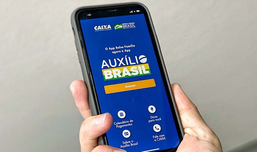 Aprovado pelo Senado, Auxílio Brasil permanente de R$ 400 já é lei  