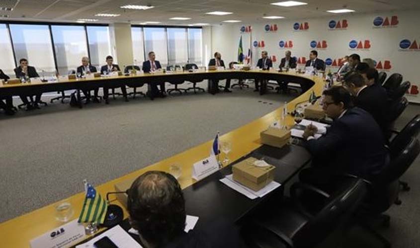 OAB vai ao STF contra revista de advogados em fóruns de justiça 