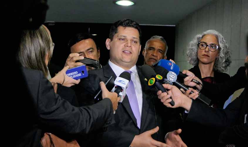 Davi informa que posse e porte de armas serão debatidos em projeto de lei