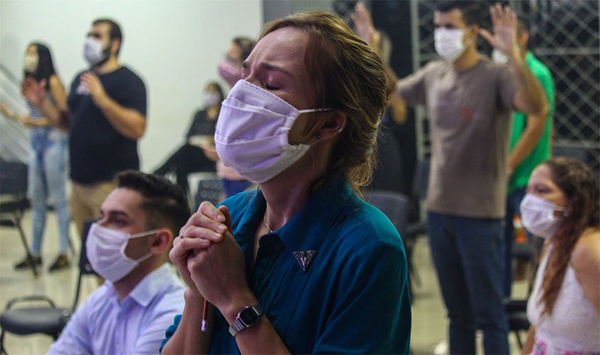 Igrejas seguem cautelosas quanto à aglomeração de pessoas e mantêm atividades on-line