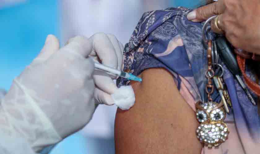 Profissionais da Educação serão vacinados contra a covid19 nesse domingo, 20