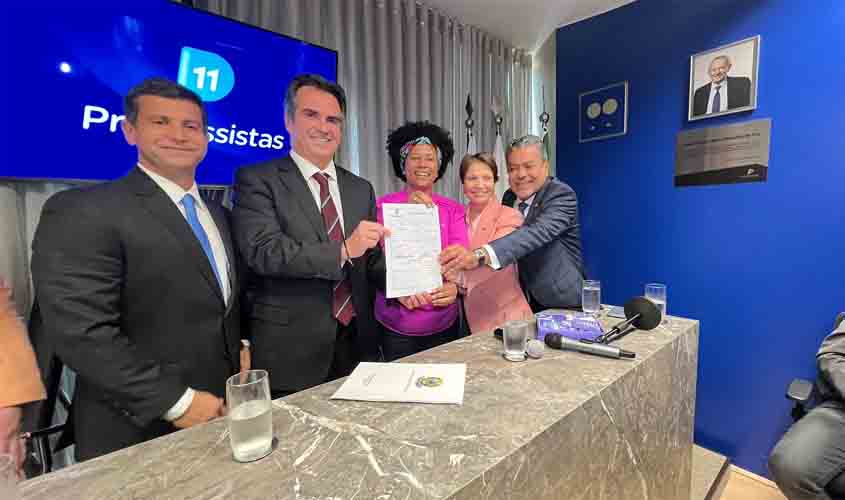 Em Brasília, deputada Sílvia Cristina filia-se ao PP, em solenidade prestigiada por lideranças do partido