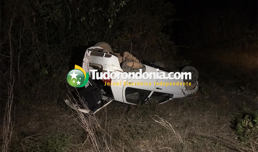 Mulher morre em capotamento de carro  na zona rural de Candeias do Jamari