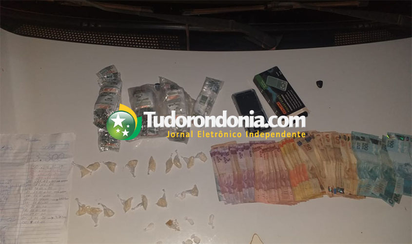 PM fecha boca de fumo e prende dois com droga