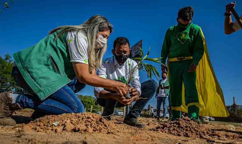 Dia de Proteção às Florestas com plantio de mudas em APP