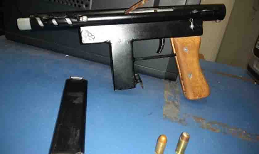 PM conduz suspeito com arma artesanal próximo à boate