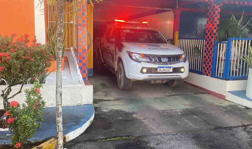 Homem é encontrado morto com tiro na cabeça em suíte de motel na capital