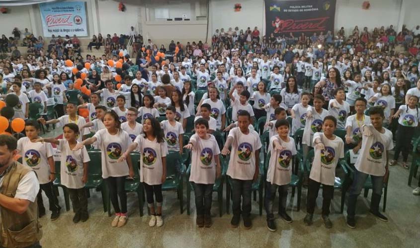 Proerd forma 486 alunos 