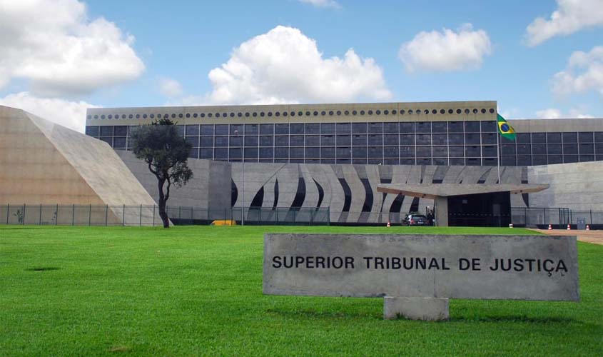 Maioridade civil, emancipação e o entendimento do STJ