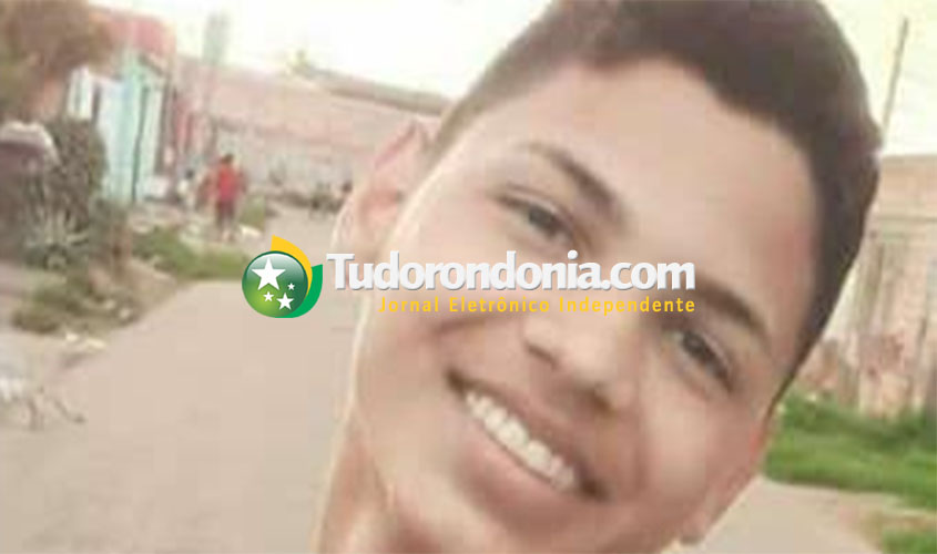 Jovem morre atropelado por veículo atingido por outro em cruzamento na capital