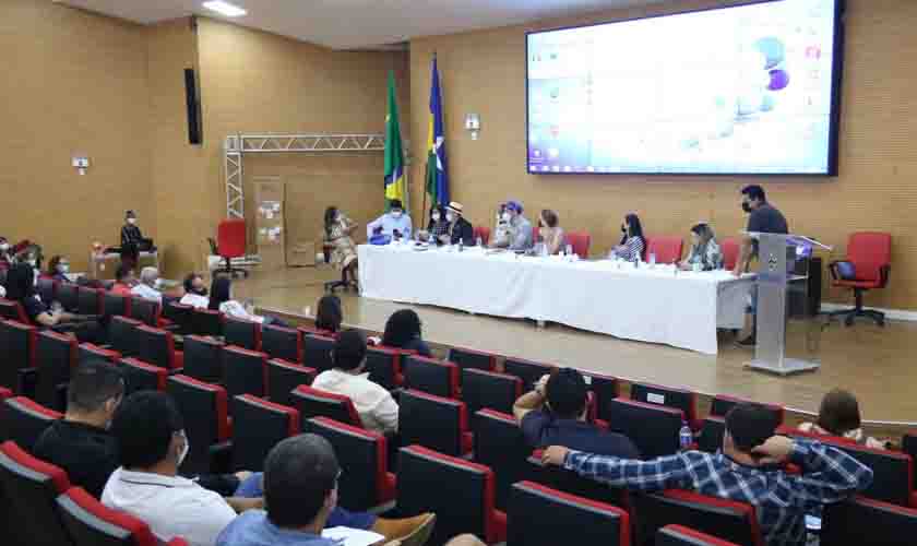 Rondônia autoriza vacinação contra covid-19 em adolescentes a partir de 12 anos com o imunizante Pfizer