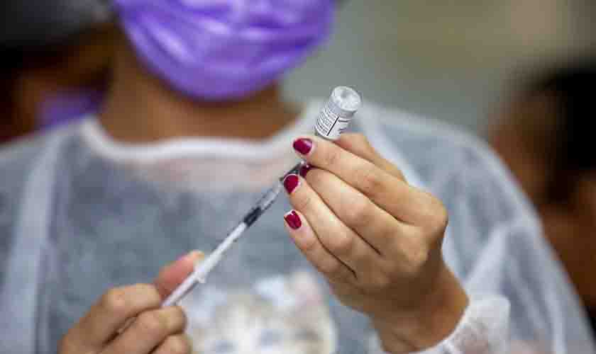 Agevisa realiza monitoramento por telefone de gestantes vacinadas contra covid-19, em Porto Velho