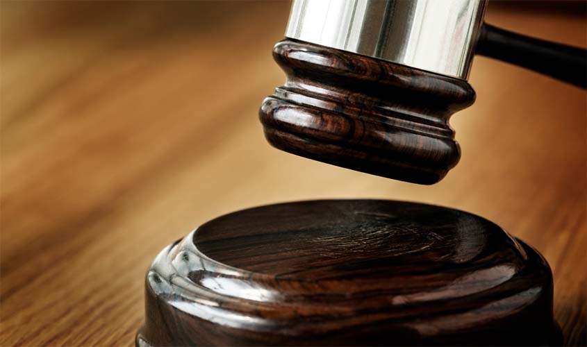 Tribunal de Ética e Disciplina pune advogada com censura após ela 'atravessar procuração' em processo que já tinha advogado