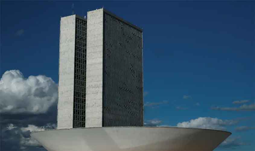 Conheça projeto que regula redes sociais para crianças e adolescentes