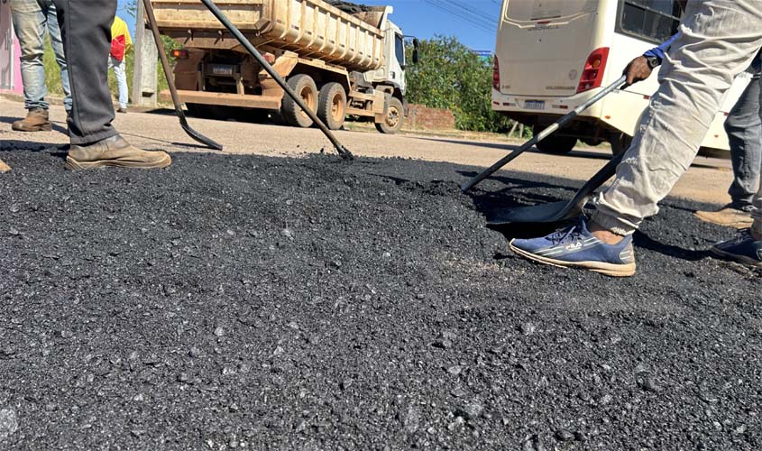 Tapa-buraco avança no Cohab e melhora tráfego