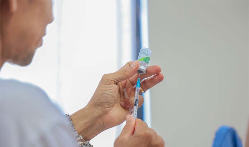 Porto Velho vacina pessoas com HIV e usuários de PrEP
